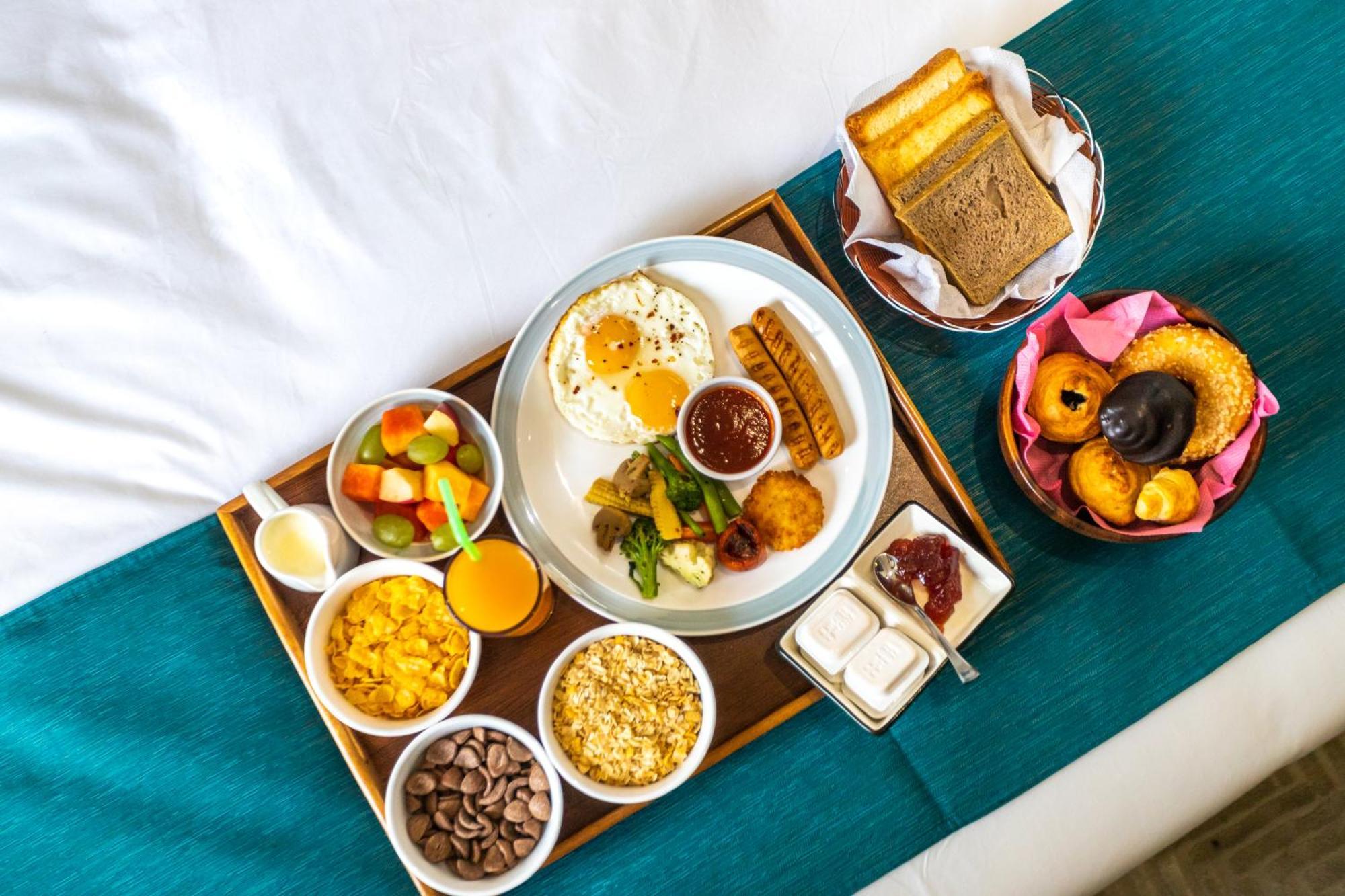 De Crown Inn Jogikuti Екстериор снимка